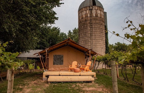 Currie House | Sip and Stay, Glamping at Painted Prairie Vineyard
