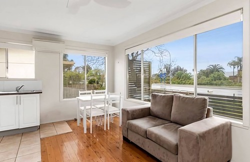 Batemans Bay House | Siris at The Bay - walk to the beach