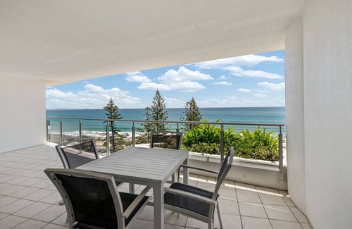 Mooloolaba Apartment | Sirocco 702 superbe contemporay apartment on the 7th Floor, with ocean views