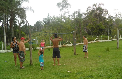 Vale dos Orixas House | Site in Juquitiba, table games, pool, party room, soccer field.