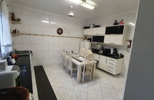 Corcovado House | SITE IN UBATUBA WITH SWIMMING POOL AND FISHING POND