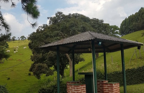 Cabreuva Cottage | Site with excellent infrastructure, paved access and leisure options.