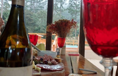 Marechal Floriano House | Site with trails overlooking Greater Vitoria, (pets accepted)