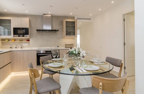 Sitges Town Center Apartment | Sitges Spaces Oasis Suites-4 Bedrooms/4 En-suite Bathrooms/Terrace/Pool-Sleeps 8