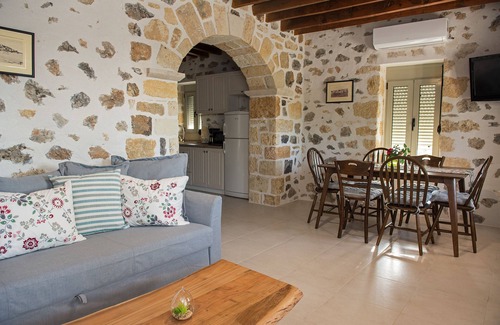 Zou House | Sitia Balcony View Villa- 10min from Beach