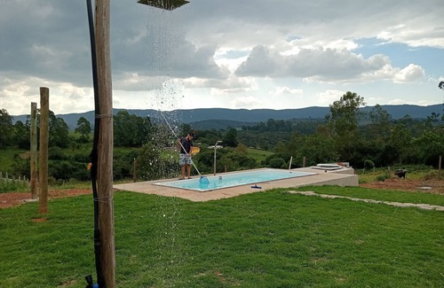 Lambari House | Sitio Ambar, a 5 km dos Parques, Local Completo com Piscina Para sua Família