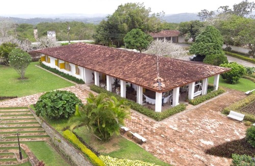 Novo Gravata House | Sitio dos Flamboyants - gorgeous property at the prime point of the hills