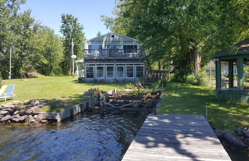 Town of Hastings House | Sits on edge of Oneida River, great swimming an fishing in river and Oneida lake