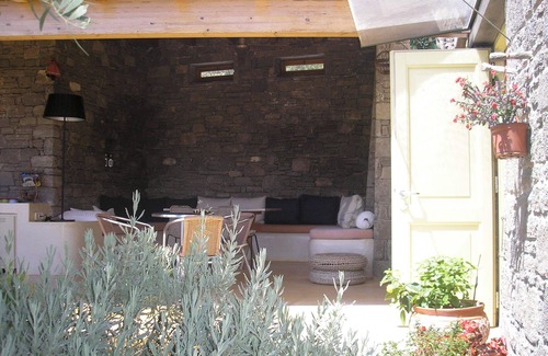 Ferma Cottage | Situated at a panoramic location in the middle of vineyards and olive groves