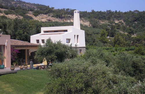 Ferma Cottage | Situated at a panoramic location in the middle of vineyards and olive groves