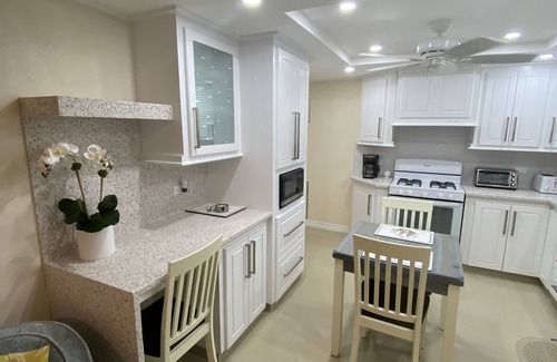 Speightstown Apartment | Situated in Saint Peter; MaryJays is 300 metres from Godings Bay Beach.