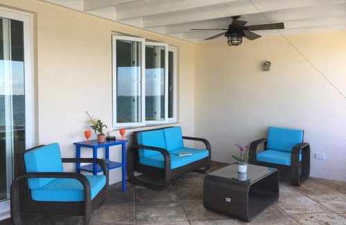 Nassau House | Situated on the Ocean Jacaranda Bay Villa