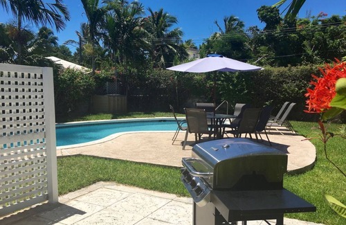 Nassau House | Situated on the Ocean Jacaranda Bay Villa