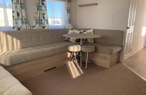 Selsey House | Six berth family caravan on West Sands, Selsey