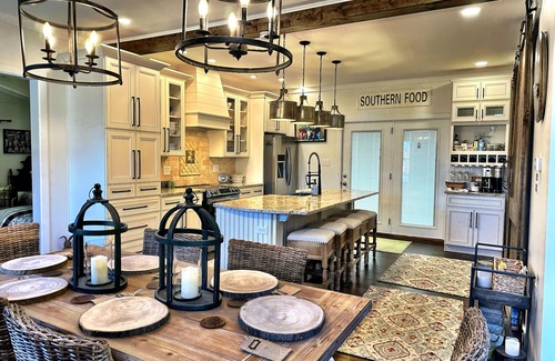 Morganfield House | Six Keys: Full house sleeps 7. Bourbon farmhouse style!