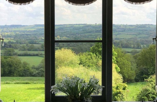 Clapton on the Hill Cottage | SIXPENNY COTTAGE, family friendly, with open fire in Cheltenham