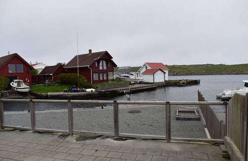 Kvitsoy House | Sjøhus Knut - cabin by the sea, and immediate proximity to nature and sea