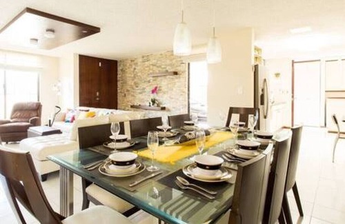 Rio Piedras House | SJU Parrot House & Pool Private Home