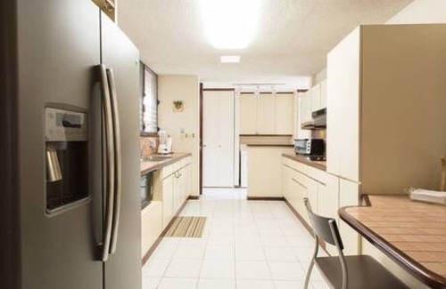 Rio Piedras House | SJU Parrot House & Pool Private Home
