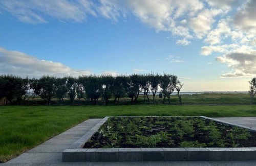Vesturbær Apartment | SK52 by the Sea, Unique spacious oceanfront luxury - free parking & free wifi
