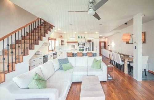 Okanagan-Similkameen House | Skaha Lake Mediterranean Beach House w Pool, Hot tub, 4 beds 4 baths,