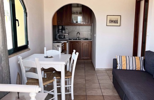 Chorafakia Apartment | Skandalis Apartment with sea & pool view (Afrodite)