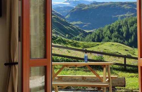 Cervinia Apartment | Ski chalet Cervinia BASSI ski-in-ski-out 6 persons sunny terrace wifi