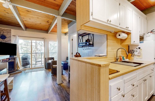 Tahoe Village Condo | Ski dream walkable to lifts - 2 decks, WFH area & shuttle pick-up across street