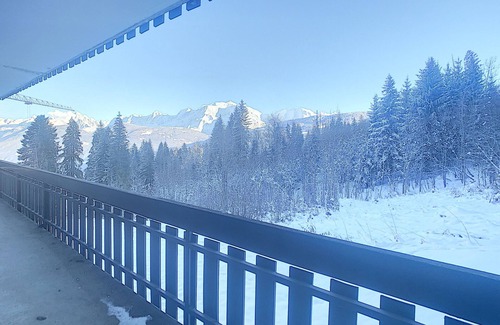 Combloux Apartment | Ski-Front 2-BR Apartment with Balcony, 3.5km from Combloux Village