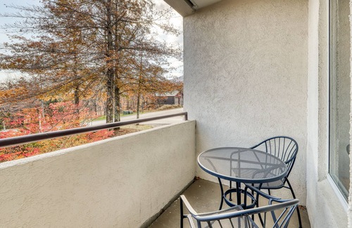 Warren Condo | Ski getaway near the slopes with private balcony & mountain views