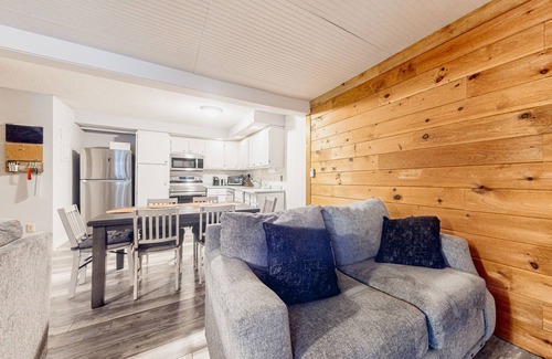 Mendon Condo | Ski getaway with pool, sauna, covered balcony, W/D access, & internet