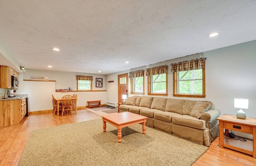 North Conway Cabin | Ski, Hike & Fish: Chalet w/Hot Tub in Conway