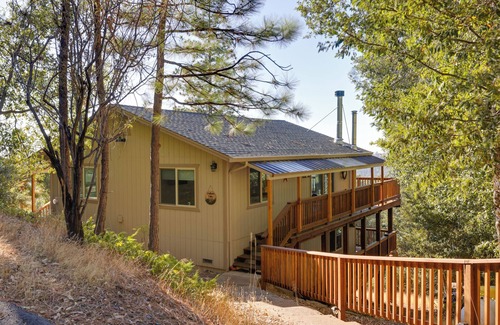 Tuolumne House | Ski, Hike & Fish: Mtn-View Gem w/Deck in Tuolumne