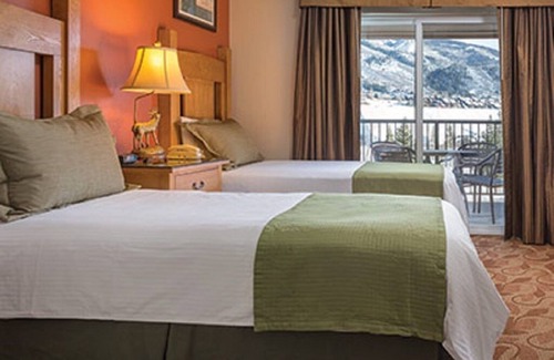 Steamboat Springs Resort | Ski, ice-skate, and snowmobile in the winter mountains!