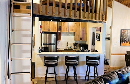 Four O'Clock Condo | Ski in 3 BR + Loft/2 BA Directly on 4 O'Clock Ski Run