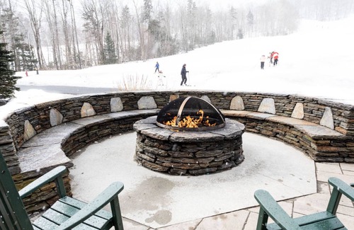 West Dover Apartment | Ski-In Mountain Suite | Cozy Escape