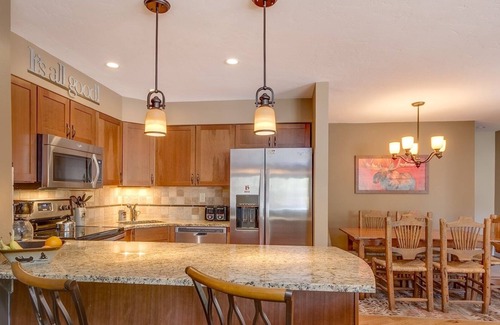 Four O'Clock Condo | Ski-In on Four O'Clock Run! Walk to downtown. Shuttle stop out front