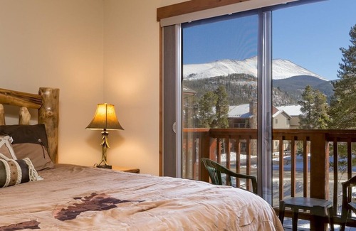 Four O'Clock Condo | Ski-In on Four O'Clock Run! Walk to downtown. Shuttle stop out front