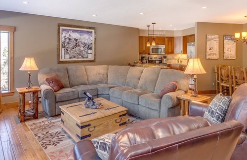 Four O'Clock Condo | Ski-In on Four O'Clock Run! Walk to downtown. Shuttle stop out front