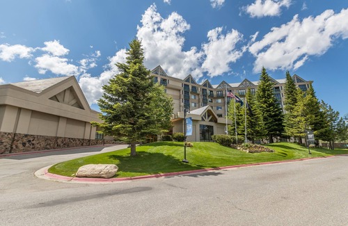 Big Sky Condo | Ski in/out condo w/fireplace, & community pool/hot tub/fitness center - Shoshone with Great Views