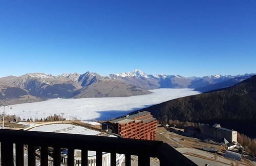 Aime Apartment | Ski-in/ski-out studio cabin, 4 pers, pets allowed, parking