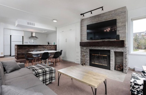 The Blue Mountains Condo | Ski In/Ski Out Cachet Crossing Chalet, Sleeps 6