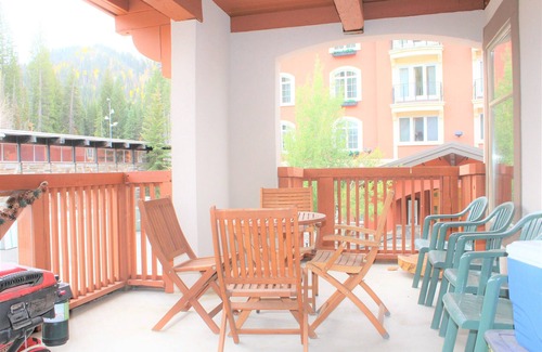 Salt Lake Mountain Resorts Condo | Ski in, Ski out 2 Bedroom condo. Large deck for Summer