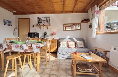 Crest-Voland Apartment | Ski-In/Ski-Out 2-Room Apartment with Terrace at Crest-Voland - Sleeps 4