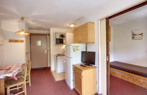 Les Bruyeres Apartment | Ski-In/Ski-Out 2-Room Apartment with Mountain View, Sleeps 4, Free WiFi