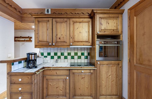Meribel Village Apartment | Ski-In/Ski-Out Apartment with Pool Access