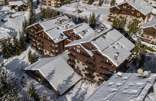 Meribel Village Apartment | Ski-In/Ski-Out Apartment with Pool Access