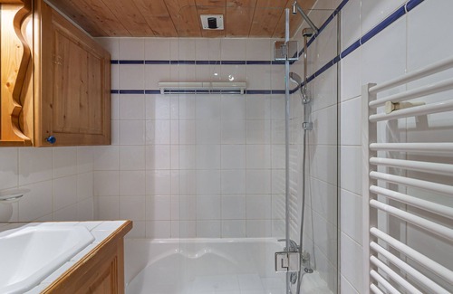 Meribel Village Apartment | Ski-In/Ski-Out Apartment with Pool Access