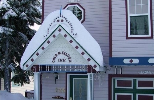 Silver Star Mountain Ski Chalet | Ski In Ski Out At The Top Of The Silverwood Chair