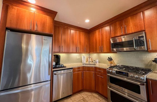 Bartlett House | Ski-in/Ski-out @ Attitash | Modern & Spacious